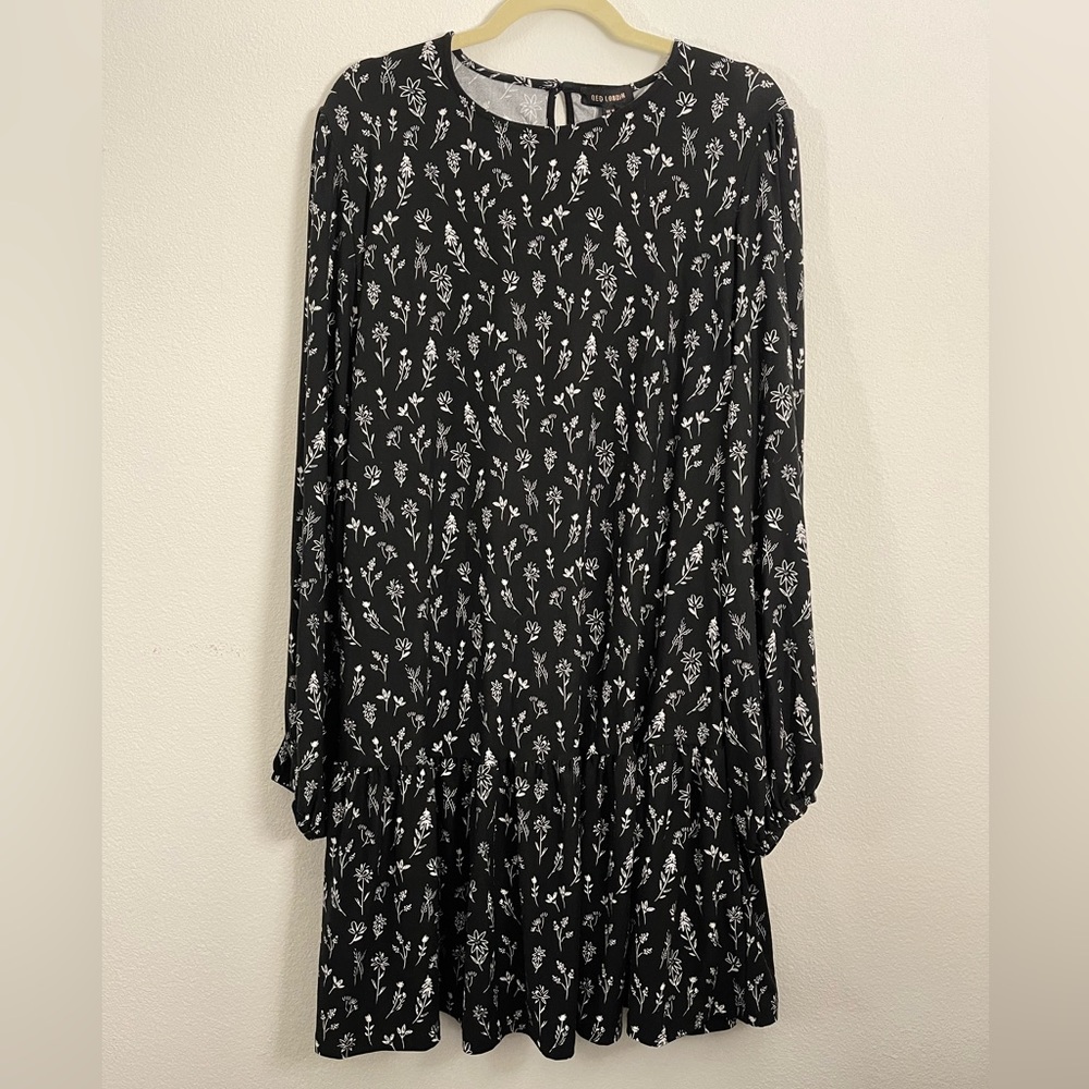 NWT Qed London Size 16 Long Sleeve Black & White Floral Patterned Dress